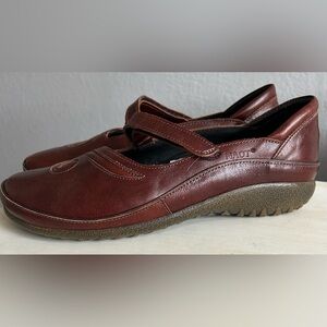 NWOT Naot Makai Mary Jane loafers, brown, women’s size 40.